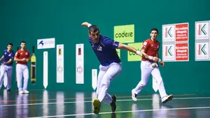 Enorme remontada de los navarros Ioseba Ezkurdia y Galarza, ante Unai Laso y Aretxabaleta