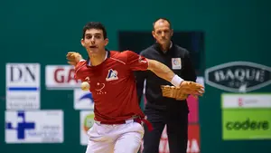 Jokin Altuna y el navarro Julen Martija ganan en el frontón Labrit y mantienen opciones de jugar la gran final