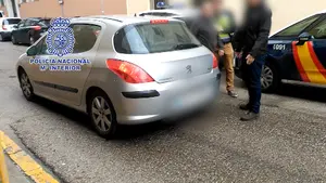 Al ladrón: detienen en Pamplona al autor de 10 robos con fuerza en interior de vehículos estacionados en garajes