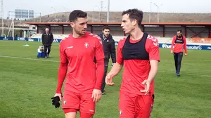 Íñigo Pérez se retira del entrenamiento con dolor en el pie derecho y es seria duda ante el Tenerife