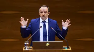 Esparza, sorprendido por la negociaci&oacute;n de S&aacute;nchez y Urkullu: "&iquest;Qu&eacute; hace el PNV hablando de Navarra?"