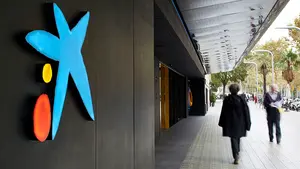 CaixaBank implanta medidas para la atención personalizada a personas mayores