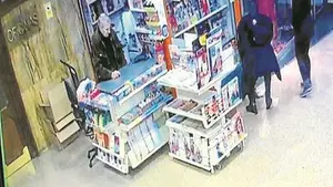 Roban a un kioskero de avanzada edad e Internet se alía para ayudarle a recuperar el dinero