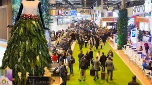Así es el vestido de novia hecho a base de verduras de la Ribera que causa sensación en FITUR