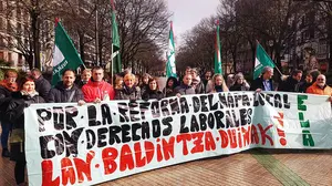 El Parlamento aprueba una ley para garantizar el empleo tras la reforma del mapa local