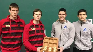 El frontón Labrit acoge este sábado un partido decisivo para acceder a las semifinales del parejas