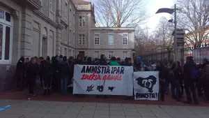 Denuncian un nuevo "homenaje de encapuchados" a un etarra en el campus de Vitoria de la UPV