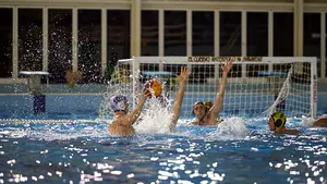 El Waterpolo Navarra alivia su situación goleando en la piscina del colista Ciudad Lineal en Madrid
