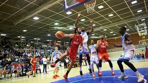 El Basket Navarra, obligado a jugar todo el partido con un jugador de formación en la Leb Plata 2019-20