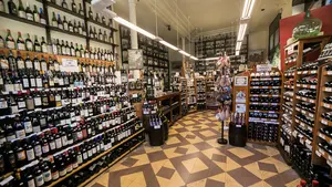 El comercio de Pamplona con 133 años de historia que vuelve a subir la persiana tras un triste adiós