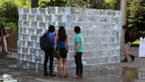 Por primera vez en España: buscan voluntarios para construir una obra de arte de hielo en Pamplona