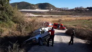 Accidente en Liédena: un hombre resulta herido tras salirse de la vía y quedar atrapado en su furgoneta