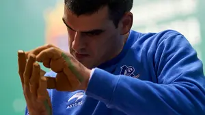 El navarro Ioseba Ezkurdia no jugar&aacute; el partido por el tercer puesto y la final se aplaza al 9 de junio