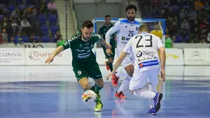 Las espectaculares imágenes del partido Osasuna Xota - Antequera (3-1) en el pabellón Anaitasuna