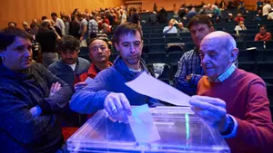 Apoyo mayoritario de los compromisarios de Osasuna a la reforma de El Sadar, que sale adelante con el 80% de los votos