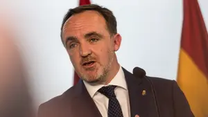 Esparza: "Que la presidenta que votó para que se pueda poner la ikurriña diga que 'Navarra no se toca' es el colmo"