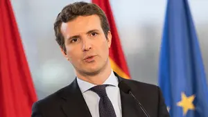 Casado pregunta a Sánchez si respalda a Podemos en su apoyo a los presos de la banda terrorista ETA