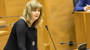 Exigen la derogación de los sobresueldos del cuatripartito y apuntan que es "injusto e inapropiado"