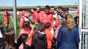 Arrasate recupera a Juan Villar, Fran Mérida y Rober Ibáñez, pero no da pistas del posible once titular