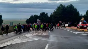 En camino: unos 2.000 peregrinos de la Ribera plantan cara al mal tiempo y ponen rumbo a Javier
