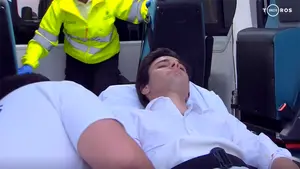 Cara y cruz de Toñete en su debut como matador en Olivenza: una oreja y cornada interna en el muslo