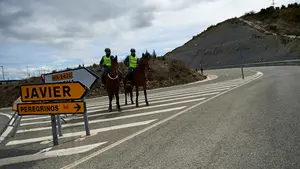 La primera vez de los jinetes de la Guardia Civil en la Javierada: "Es como el Camino de Santiago pero en pequeño, ¿no?"