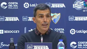 López Muñiz, entrenador del Málaga tras caer ante Osasuna: "Les hemos dejado vivos en la primera parte"