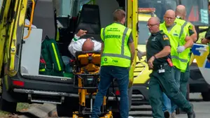 Masacre en Nueva Zelanda: un hombre irrumpe en dos mezquitas y mata a 40 personas en su interior