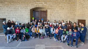 246 estudiantes participan en unos talleres educativos en el claustro de la Catedral de Pamplona
