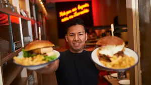 'Lamudita': la exquisita hamburguesería 'made in Pamplona' que nació de las entrañas de una antigua caja fuerte