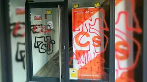 Detienen a tres personas por el ataque a la sede de Ciudadanos con pintadas con mensajes de apoyo a ETA en marzo