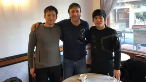 Dos prometedores futbolistas japoneses entrenan con Osasuna Xota a las órdenes de Arregui