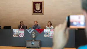 Investigan al alcalde de Berriozar (Bildu) por desobediencia tras incumplir las sentencias sobre la ikurriña