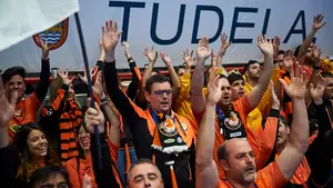 Las increíbles imágenes que ha dejado el derbi navarro de fútbol sala entre Ribera Navarra y Osasuna Xota