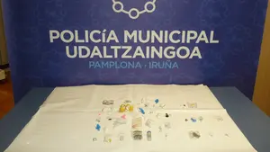 Una redada en un local de Pamplona termina con un detenido y hasta cuarenta sustancias recogidas