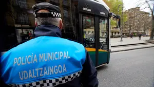 Los policías municipales de Pamplona recibirán formación para mejorar su actuación ante los 'menas'