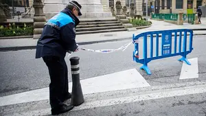 Libertad bajo fianza para el joven que dejó en coma a otro de un puñetazo en Pamplona mientras hablaba por teléfono