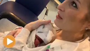 Verdeliss publica el momento en el que sus hijos conocieron a su hermana Miren y cuenta sus problemas de lactancia