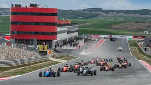 Espectacular estreno del Racing Weekend durante el fin de semana en el Circuito de Navarra en Los Arcos