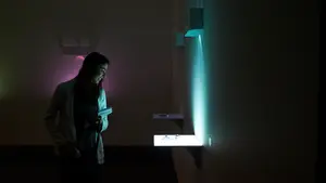 La tecnología que se queda obsoleta, convertida en arte de la mano de Daniel Canogar