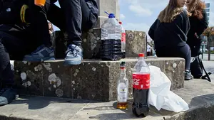 Una universidad expulsa a 75 alumnos por convocar una 'barra libre' en plena pandemia de coronavirus