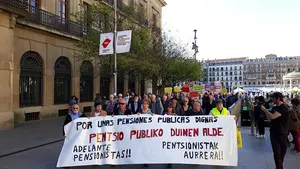  'Terrorismo es no llegar a fin de mes': una manifestación reclama en Pamplona "pensiones dignas"