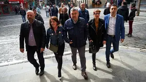 La socialista Adriana Lastra llama en Pamplona a "salir a defender la democracia" el próximo 28 de abril