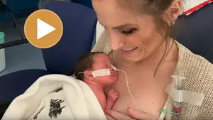 Verdeliss muestra el rostro de Miren y anuncia la mejoría de la menor de sus siete hijos