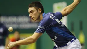 Primera paliza en el Manoman&iacute;sta: Peio Etxeberr&iacute;a destroza a Aguire en el duelo navarro jugado en Logro&ntilde;o