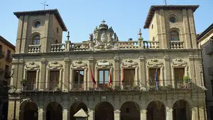 La histórica ciudad navarra que ha arreglado su deteriorado paseo junto al río
