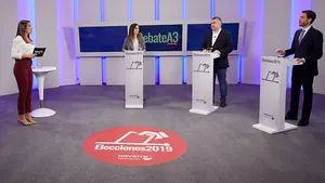 Debate a la navarra: reproches por el autogobierno y el convenio centran las palabras de los candidatos