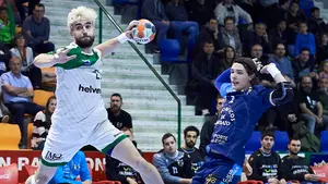 Resumen del partido de la liga Asobal de balonmano entre el Cangas y Anaitasuna (26-31)