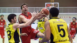 El Basket Navarra se quita la espina de Murcia y se impone de forma contundente al Azuqueca en Arrosadía