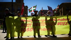 Los sindicatos nacionalistas se manifiestan por separado en Pamplona para denunciar la precariedad laboral